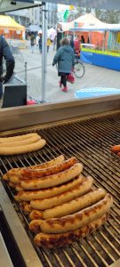Malmö Ihr EventCaterer in Schleswig-Holstein. Foodtruck and more. Mit "Currywurst, Feuerflachs & Co" machen wir Ihre Freizeit zum Event. IMG_20230412_104404