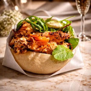 Flammlachs bestellen Ihr EventCaterer in Schleswig-Holstein. Mit nordischem Flammlachs, hausgemachten Fischdelikatessen bis hin zu italienitalienischen Gebäckspezialitäten machen wir Ihr Event zu etwas ganz Besonderem! Flammlachs